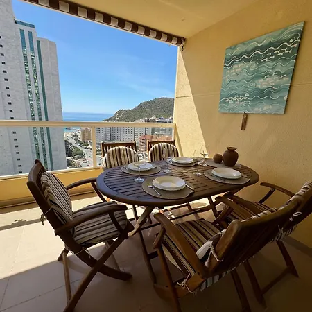 с видом на море и бассейном , 600 м от пляжа