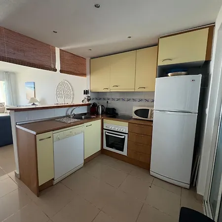 с видом на море и бассейном , 600 м от пляжа *