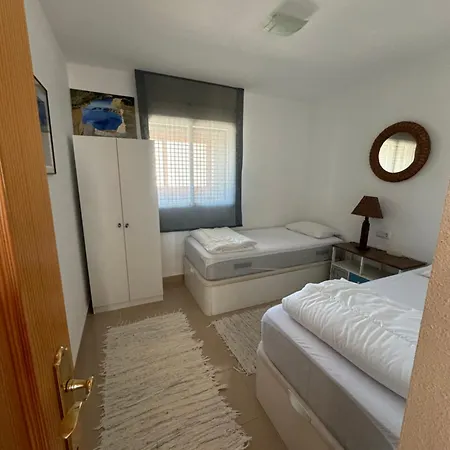 с видом на море и бассейном , 600 м от пляжа Apartament