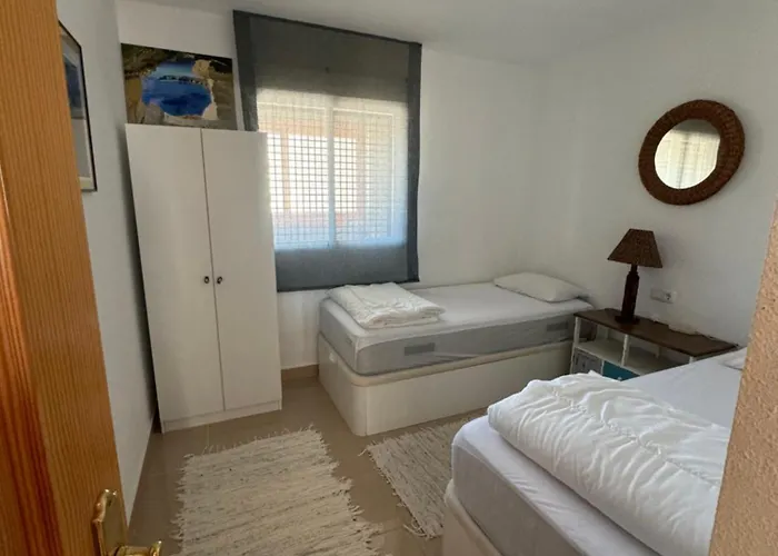 с видом на море и бассейном , 600 м от пляжа Apartman