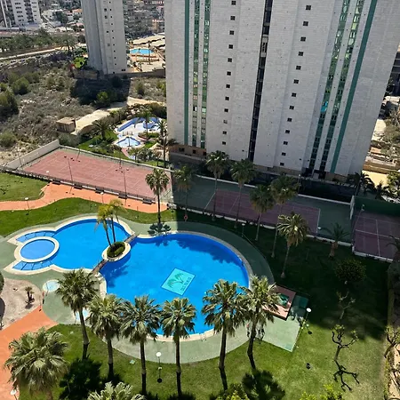 с видом на море и бассейном , 600 м от пляжа *