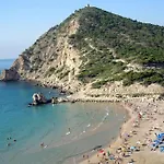 с видом на море и бассейном , 600 м от пляжа